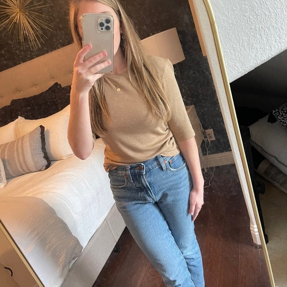 VINCE Short Sleeve Light Sweater Material Top
